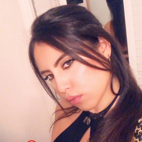 Meet your Posher, Andrea - Picture 1 of 1